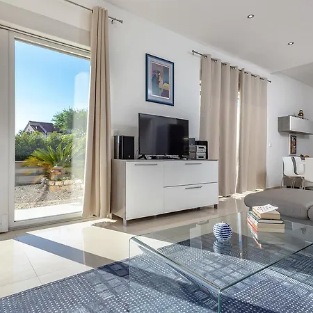 Moderna Family Friendly Villa
