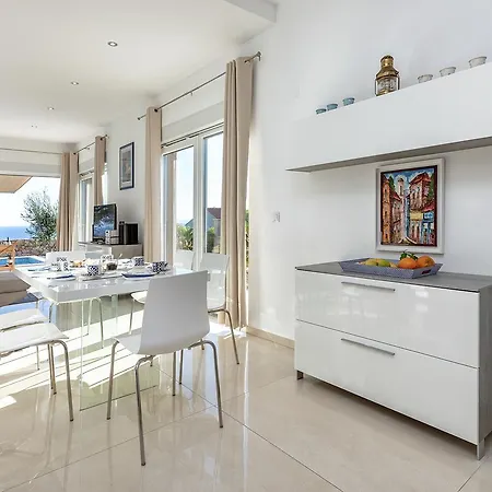 Moderna Family Friendly Villa Hvar Town