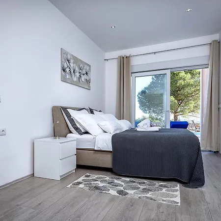 Moderna Family Friendly Villa *